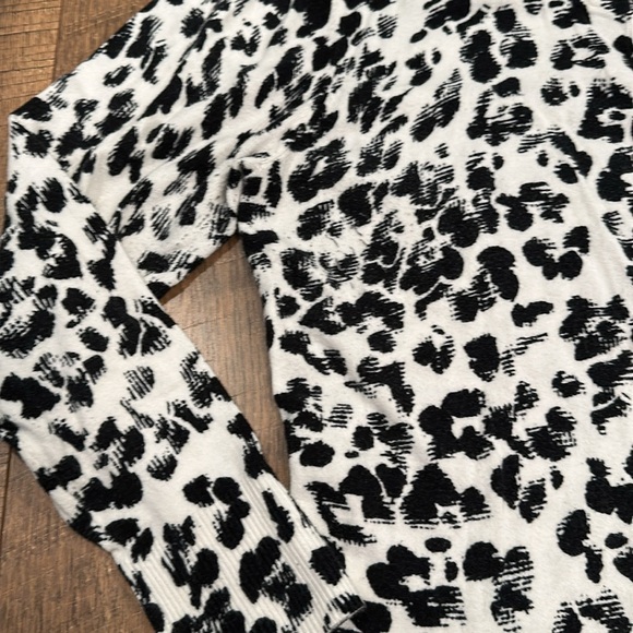 Black and White Animal Print Cardigan - Picture 2 of 4